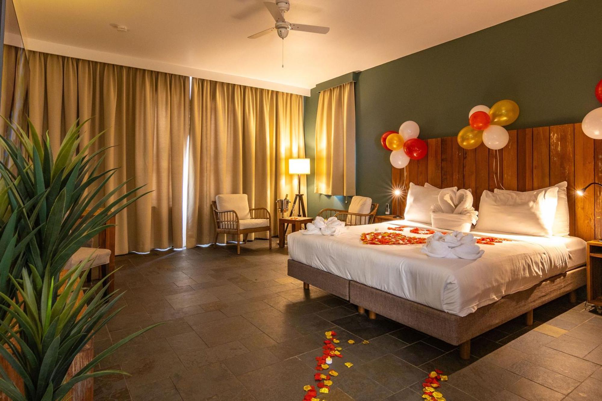 Bayside Boutique Hotel - Blue Bay Golf & Beach Resort Dorp Dorp Sint Michiel المظهر الخارجي الصورة